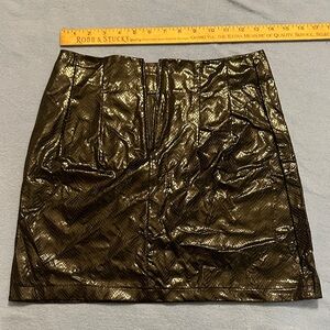 Faux snake skin leather Black Skirt size 2 star city clothing co
